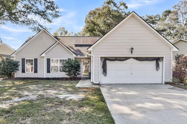 $325,000 | 137 Paddock Way, Summerville, SC 29486