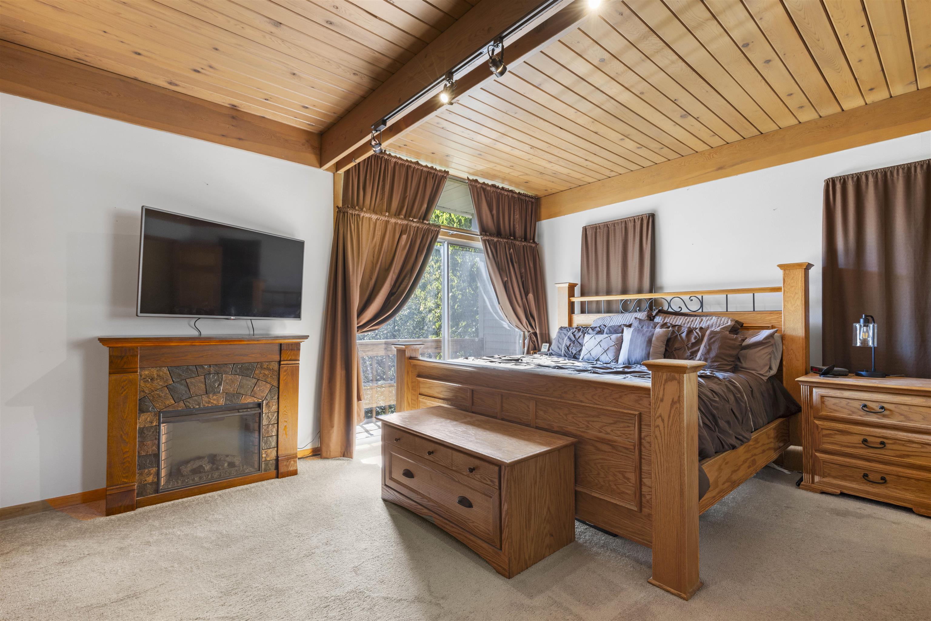 4969 Brookview Road Rockford, IL 61107 - Photo 20 of 34 a bed room with a bed and a television