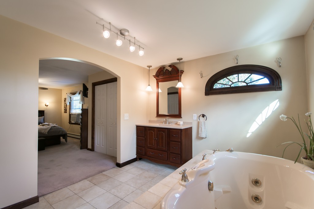 49 Harbor Road Swansea, MA 02777 - Photo 21 of 25 Gallery Image 21