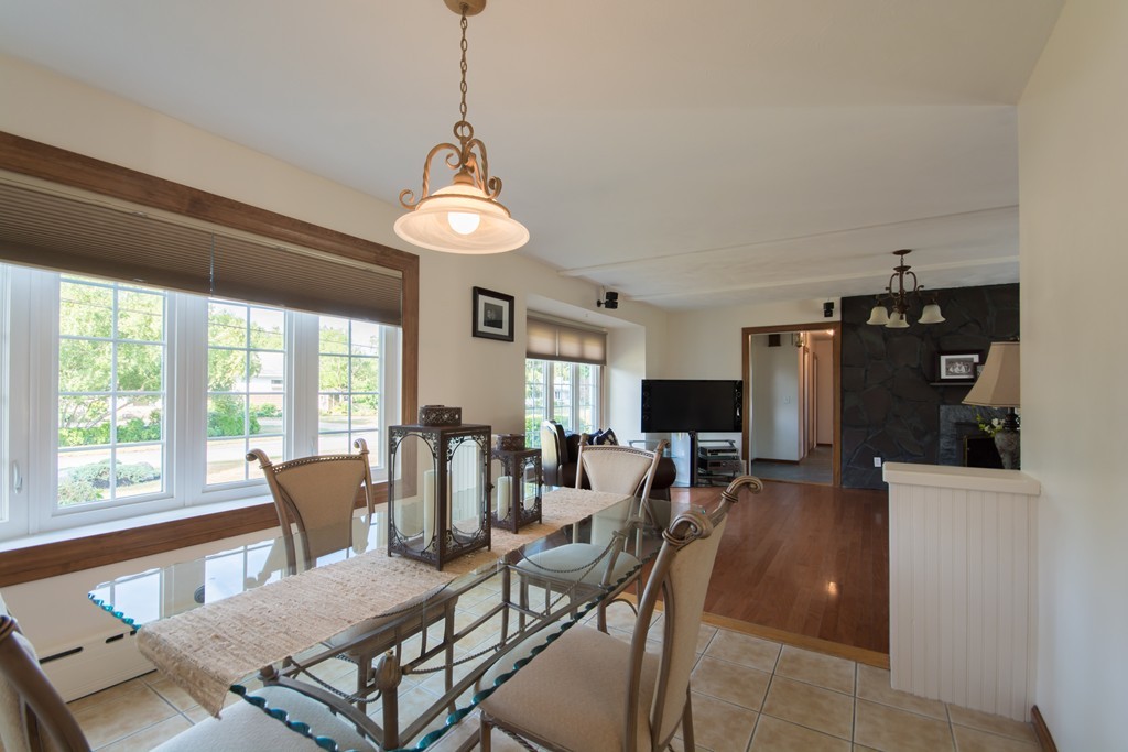 49 Harbor Road Swansea, MA 02777 - Photo 5 of 25 Gallery Image 5