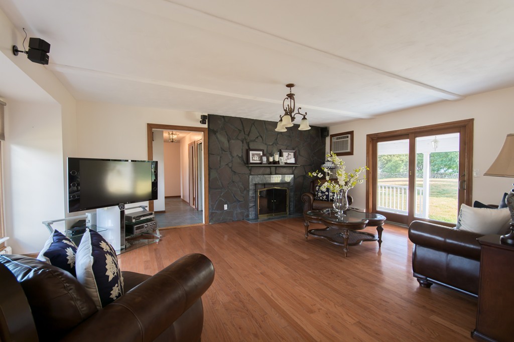 49 Harbor Road Swansea, MA 02777 - Photo 9 of 25 Gallery Image 9