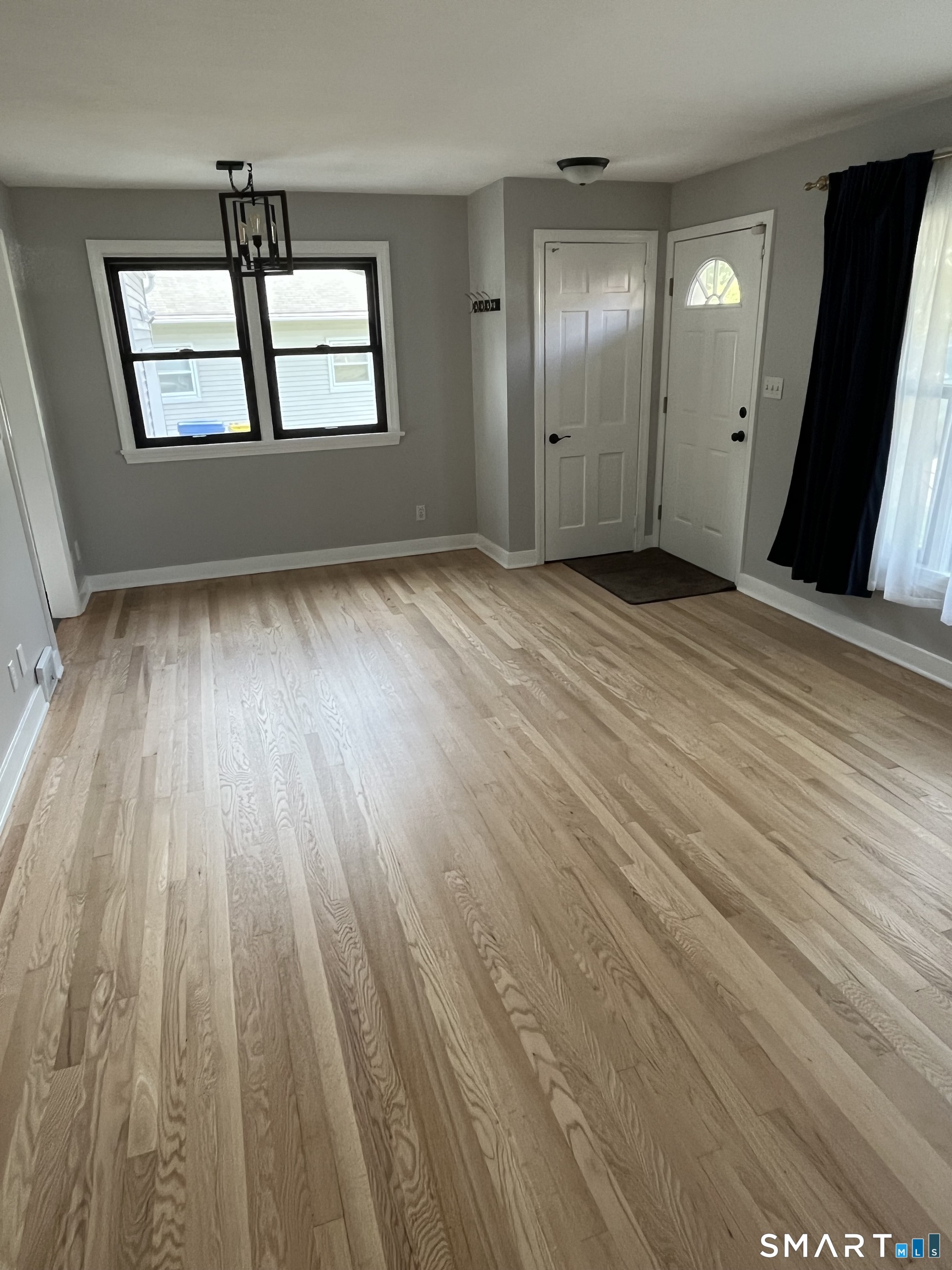 367 Frost Road Waterbury, CT 06705 - Photo 4 of 14