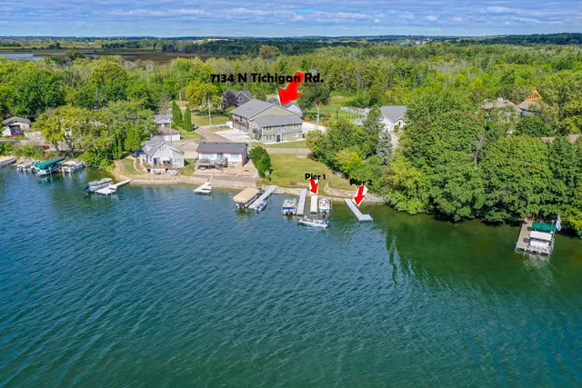 $1,895,000 | 7134 North Tichigan Road, Waterford, WI 53185