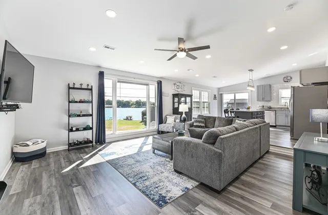 $1,895,000 | 7134 North Tichigan Road, Waterford, WI 53185