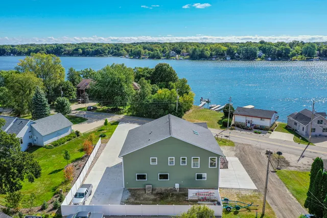 $1,895,000 | 7134 North Tichigan Road, Waterford, WI 53185