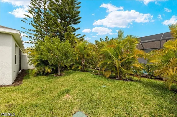 $2,000 | 9077 Leatherwood Loop, Lehigh Acres, FL 33936