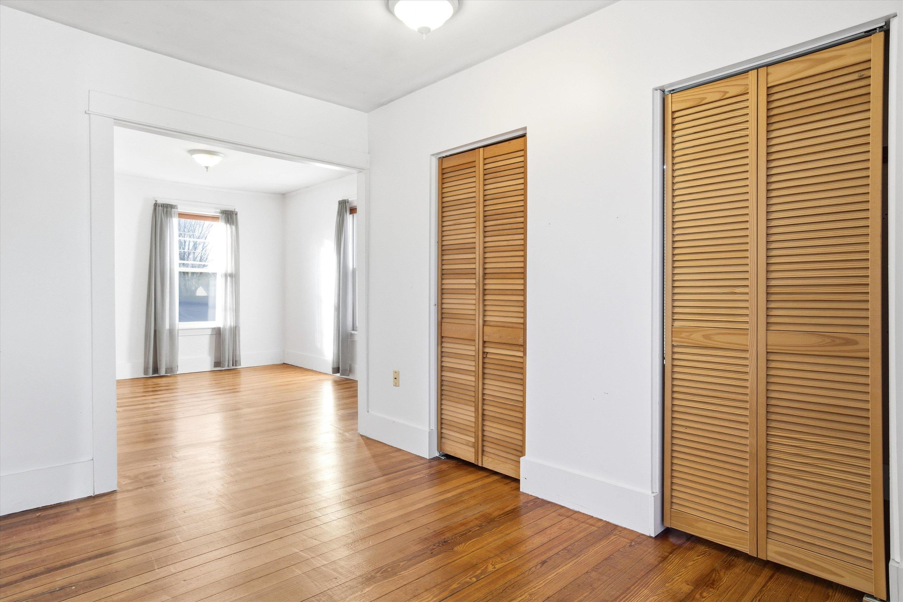 241 Porter Street Manchester, NH 03103 - Photo 12 of 35