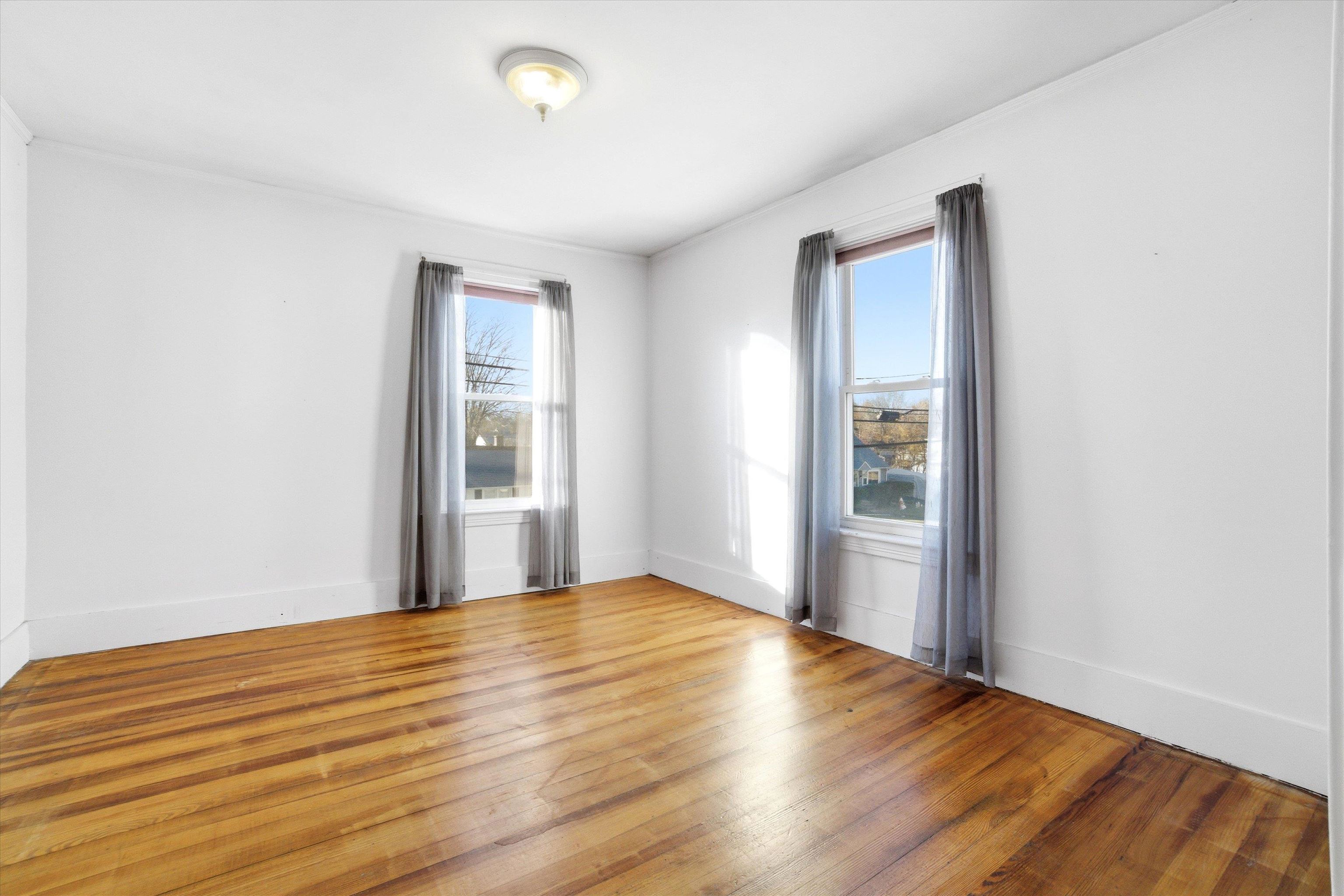 241 Porter Street Manchester, NH 03103 - Photo 26 of 35