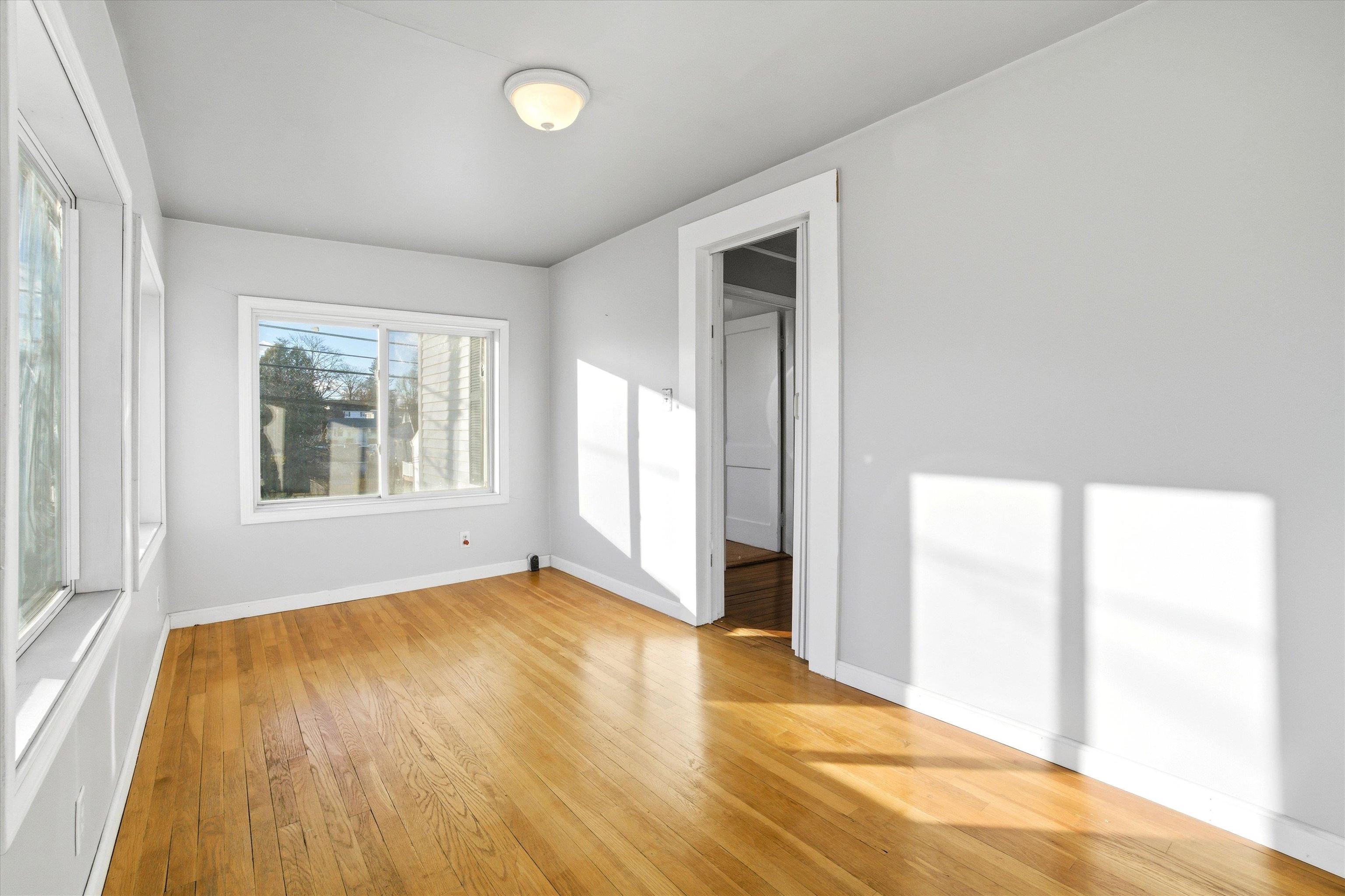 241 Porter Street Manchester, NH 03103 - Photo 33 of 35