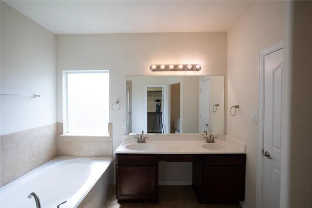 $2,300 | 24415 Hikers Bend Drive, Katy, TX 77493