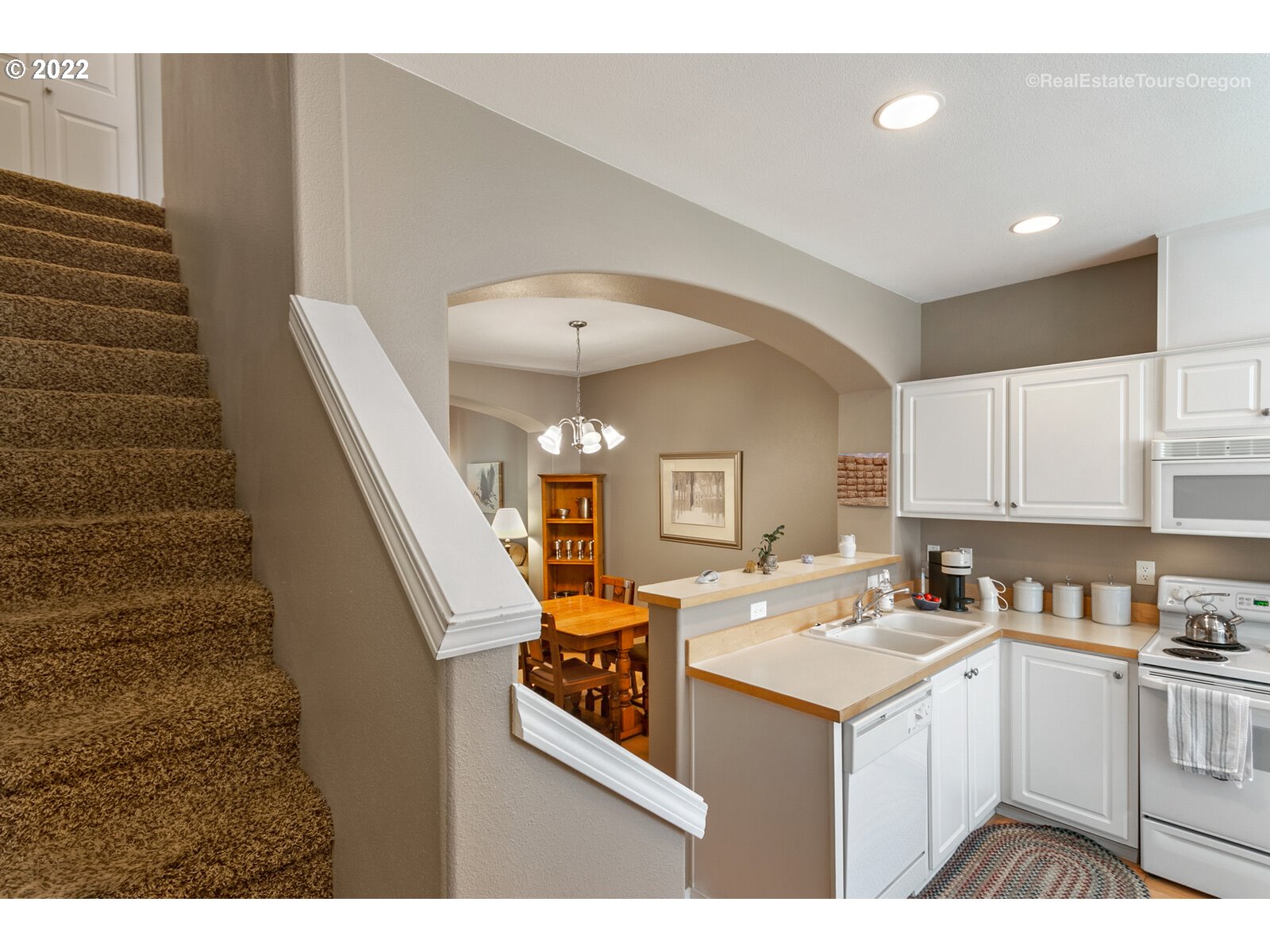13980 Southwest Scholls Ferry Road, Unit 104 Beaverton, OR 97007 - Photo 17 of 32 Gallery Image 17