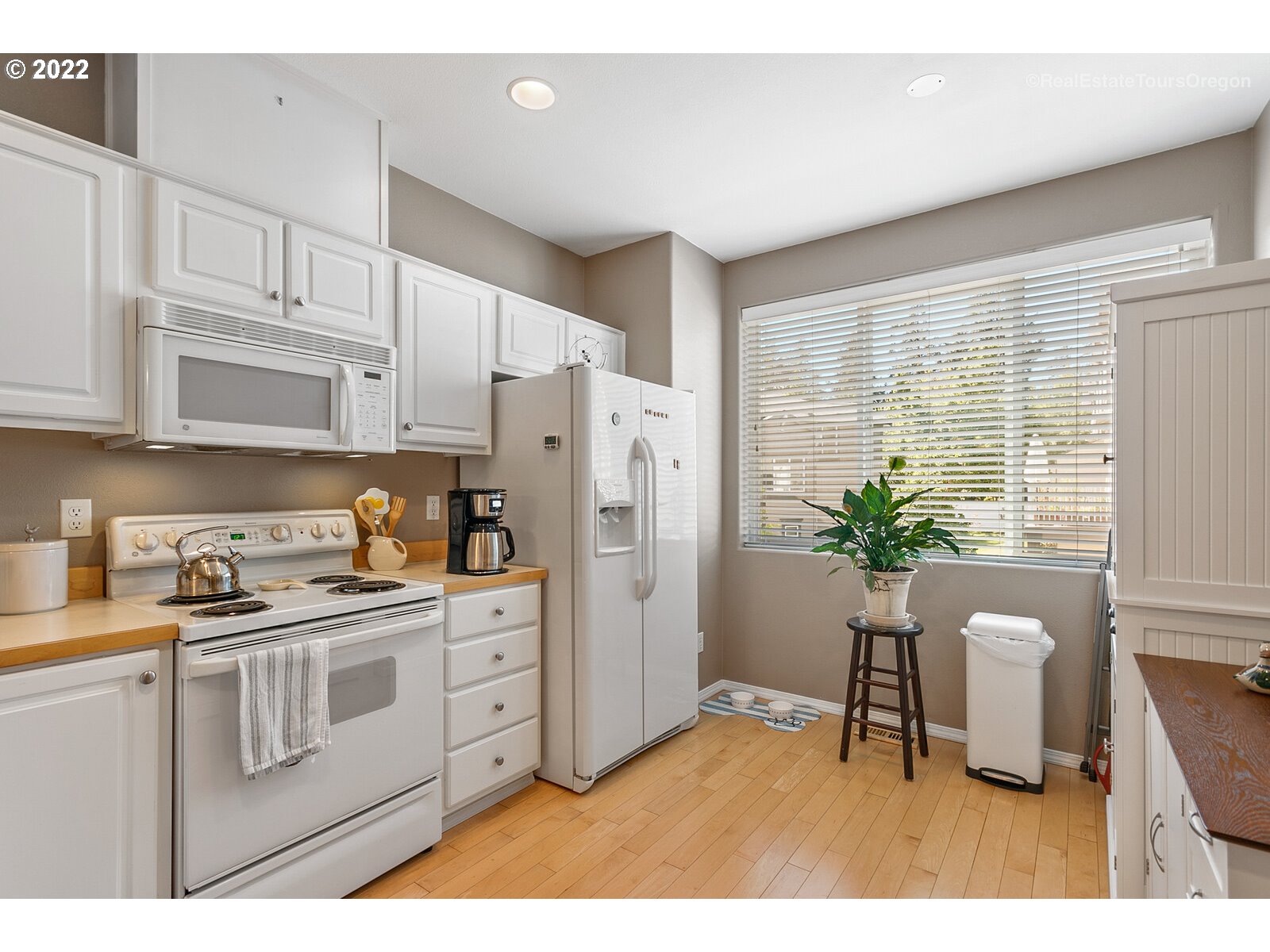 13980 Southwest Scholls Ferry Road, Unit 104 Beaverton, OR 97007 - Photo 9 of 32 Gallery Image 9