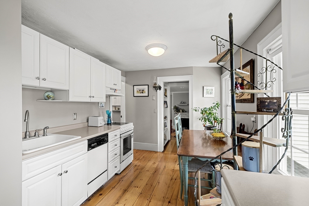 376 Main Street, Unit 4 Amesbury, MA 01913 - Photo 16 of 33
