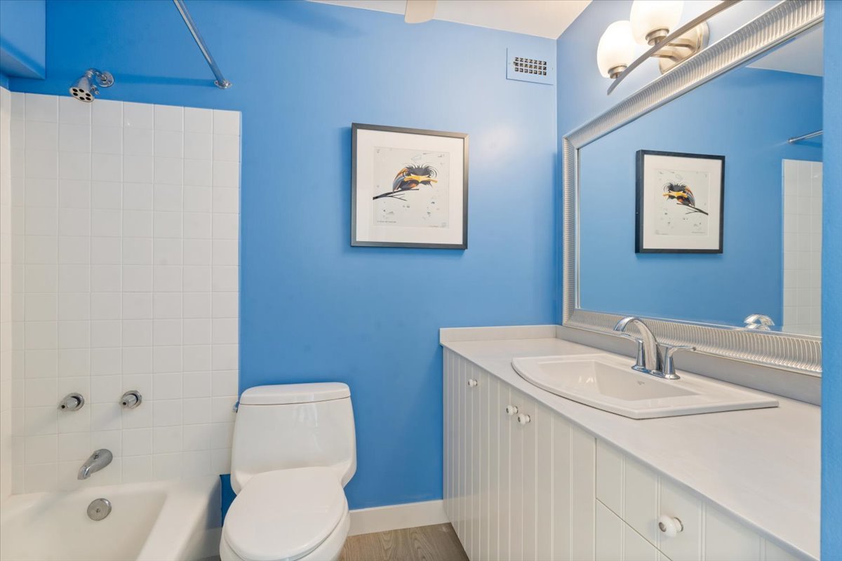 5445 North Sheridan Road, Unit 2608 Chicago, IL 60640 - Photo 12 of 16 Gallery Image 12