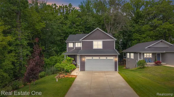 $469,900 | 3259 Rush Lake Road, Pinckney, MI 48169