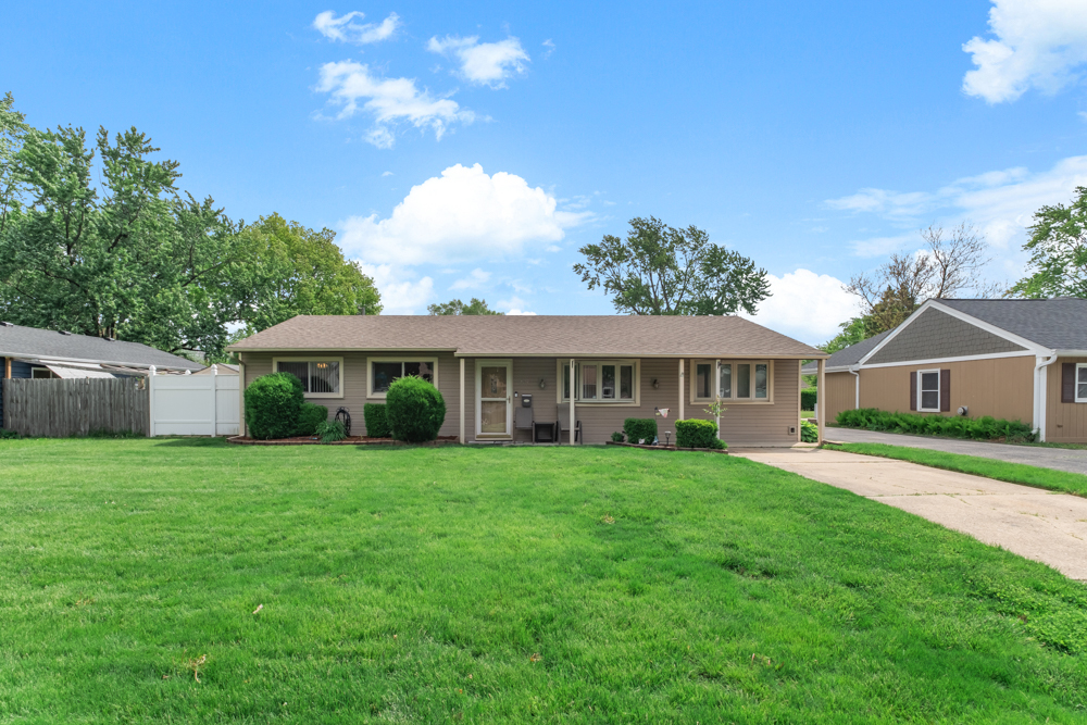 69 Paddock Street Montgomery, IL 60538 - Photo 2 of 18
