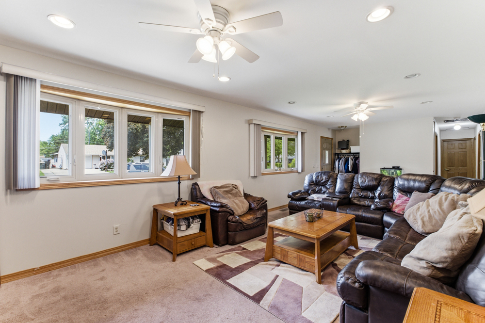 69 Paddock Street Montgomery, IL 60538 - Photo 3 of 18