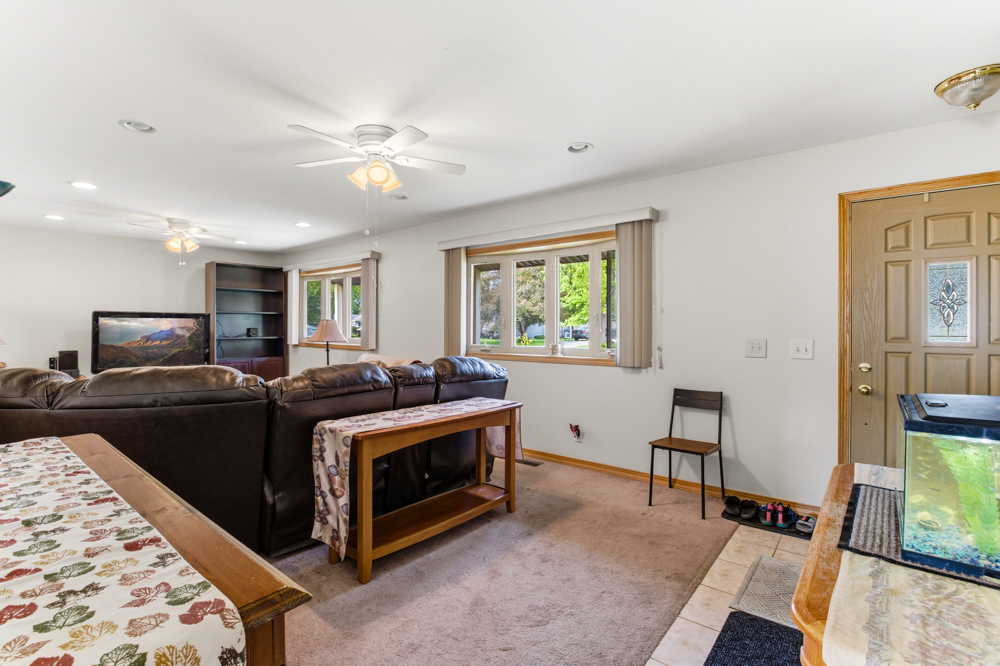 69 Paddock Street Montgomery, IL 60538 - Photo 4 of 18