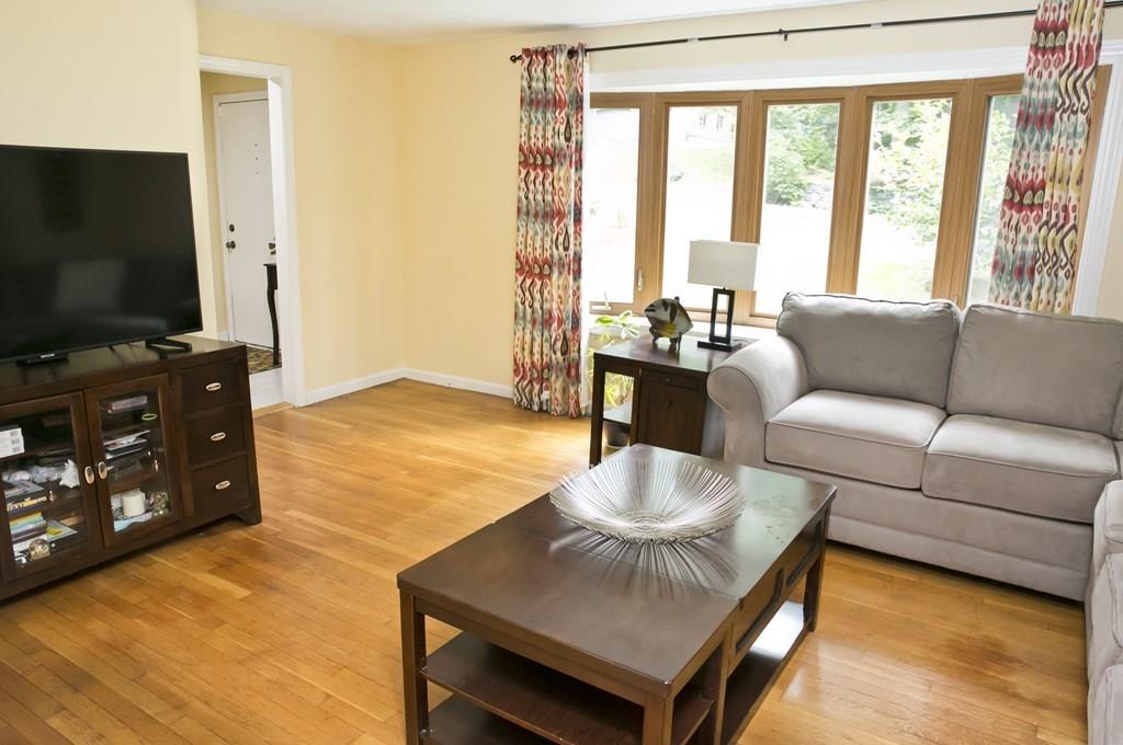 24 Browning Road Shrewsbury, MA 01545 - Photo 4 of 39 Gallery Image 4