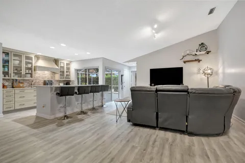 $350,000 | 4904 Lake Catherine Drive, Palm Beach Gardens, FL 33403