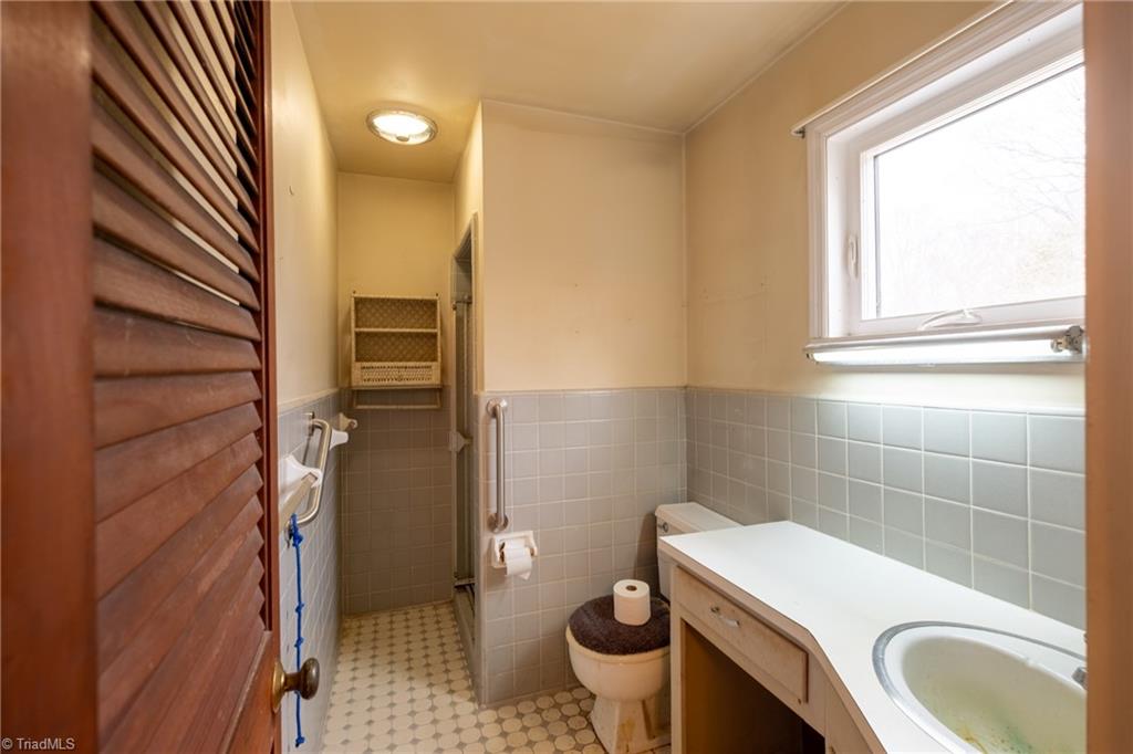4319 Hicone Road Greensboro, NC 27405 - Photo 13 of 24