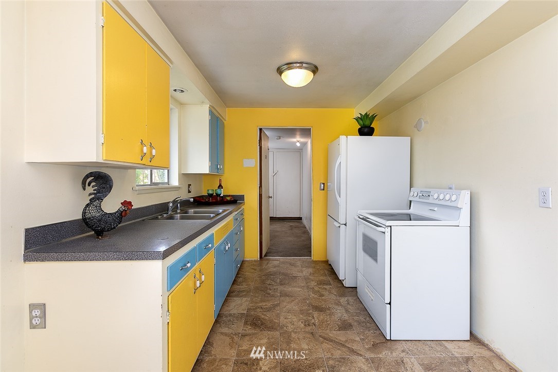 3307 Northeast 10th Place Renton, WA 98056 - Photo 14 of 20 Gallery Image 14