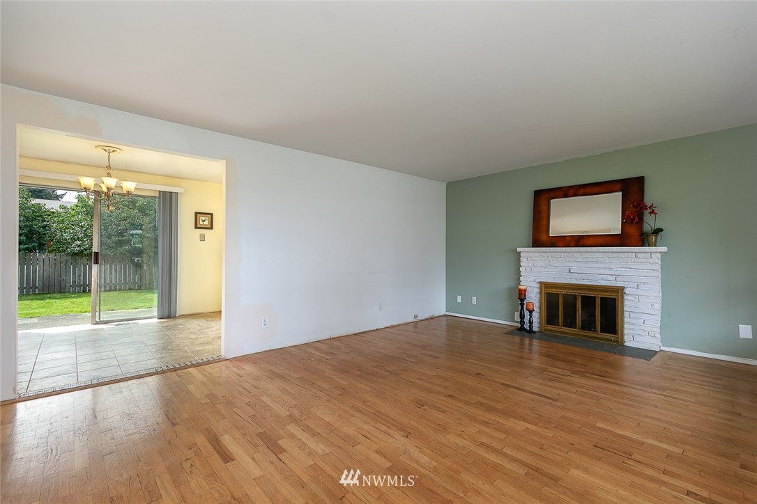 3307 Northeast 10th Place Renton, WA 98056 - Photo 8 of 20 Gallery Image 8