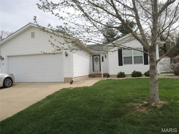 $199,000 | 702 Pecan Street, Greenville, IL 62246