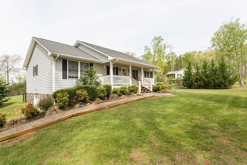 1971 Quaker Church Road Bedford, VA 24523 - Photo 3 of 47 DGA_1744