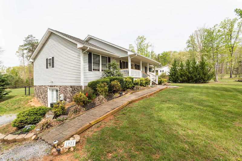 1971 Quaker Church Road Bedford, VA 24523 - Photo 4 of 47 DGA_1743