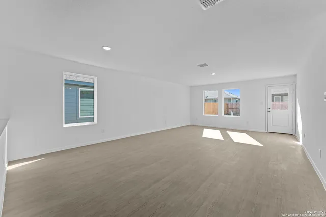 $275,000 | 101 Ellendale Place, Fredericksburg, TX 78624