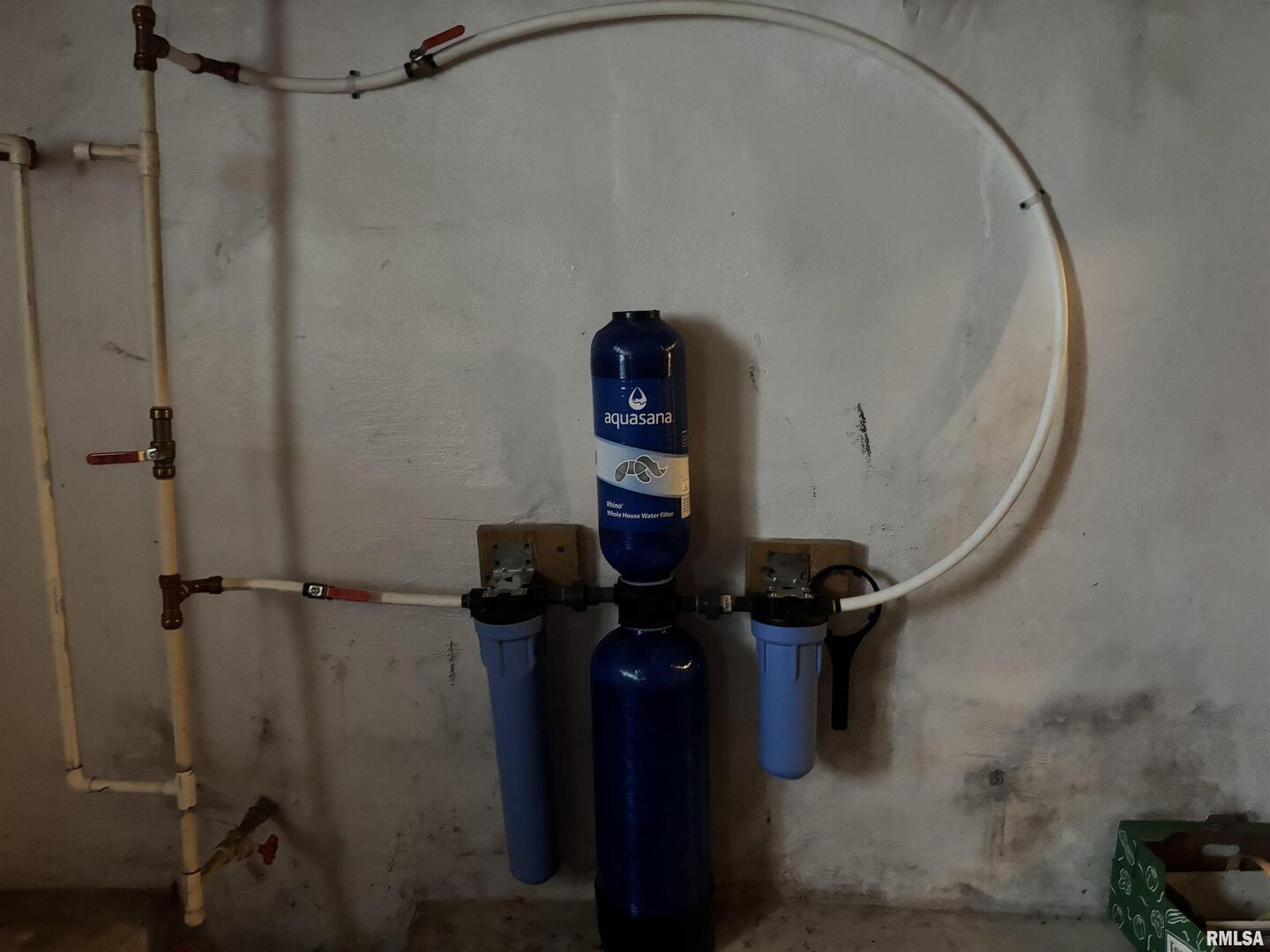 680 Stratton Street Chester, IL 62233 - Photo 22 of 22 wooden floor in a bathroom