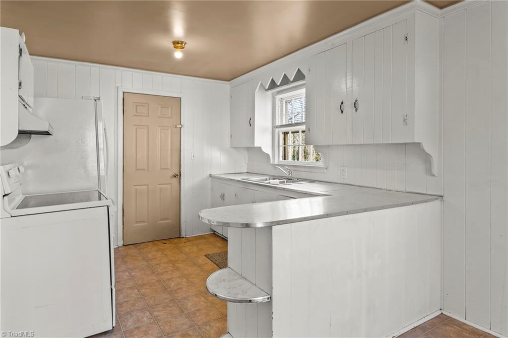 3624 Yadkinville Road Winston-Salem, NC 27106 - Photo 9 of 24