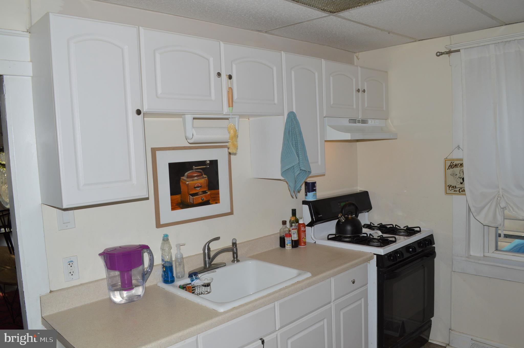17 West Roland Road Brookhaven, PA 19015 - Photo 11 of 30 Kitchen
