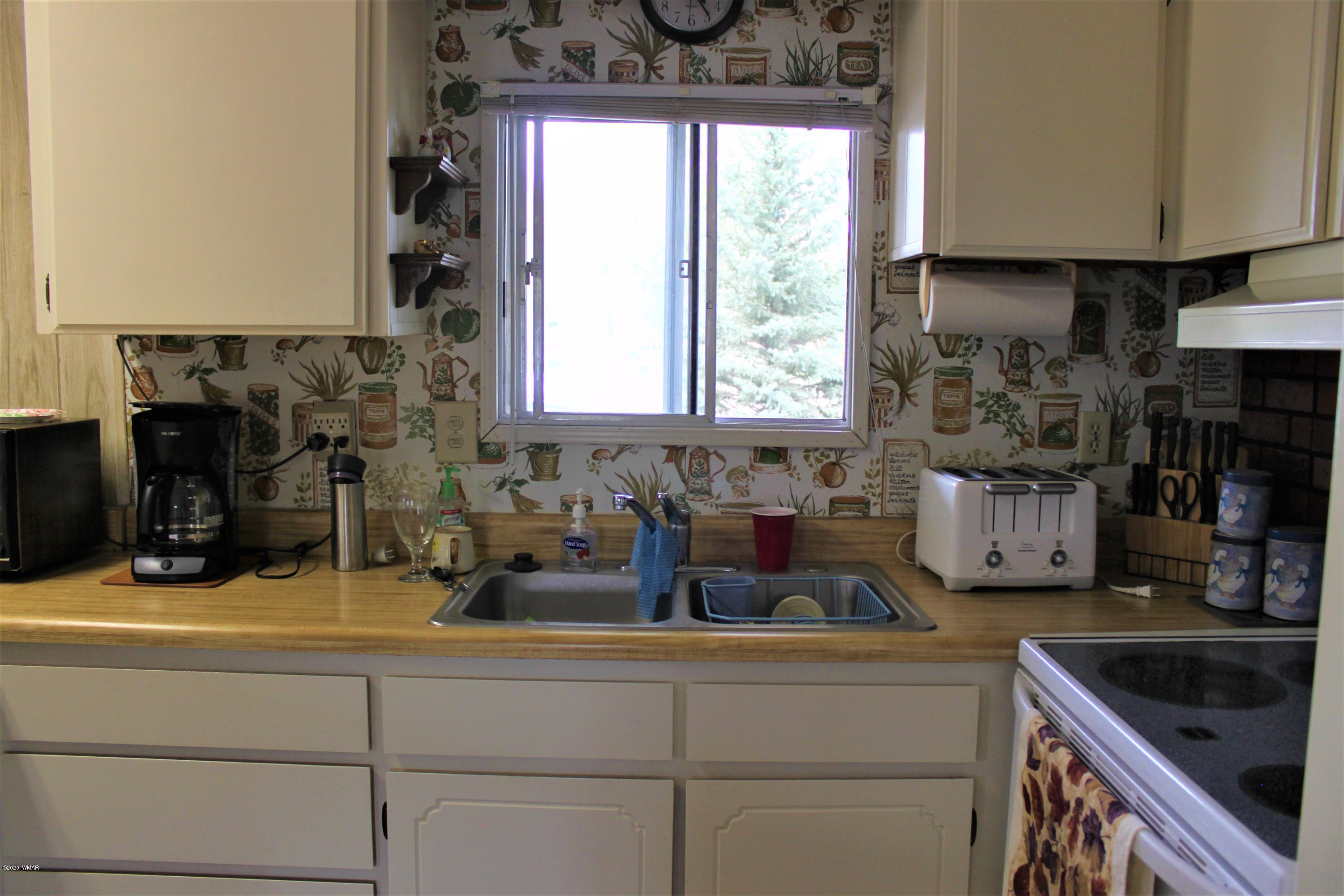 727 South Butler Street Eagar, AZ 85925 - Photo 7 of 24