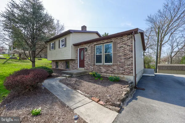 $339,900 | 8 Bunker Hill Road, Stevens, PA 17578