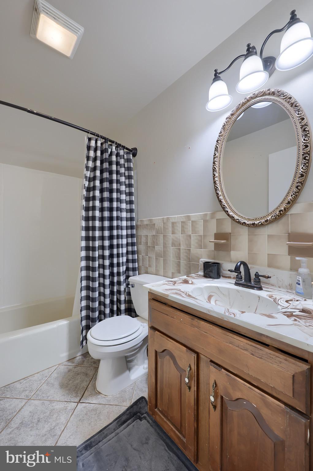 8 Bunker Hill Road Stevens, PA 17578 - Photo 40 of 59 Second Floor Full Bath