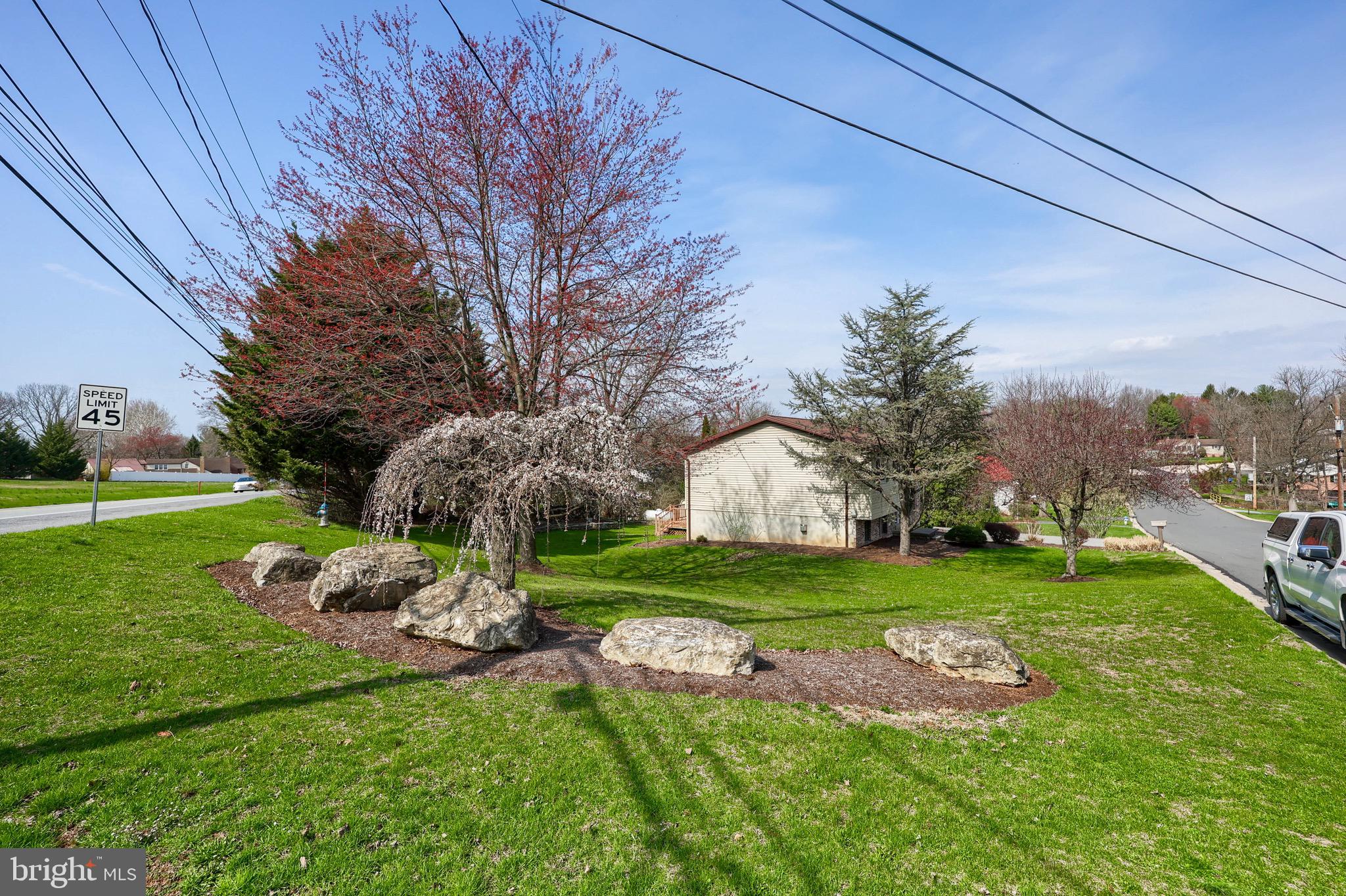 8 Bunker Hill Road Stevens, PA 17578 - Photo 5 of 59 Side Yard