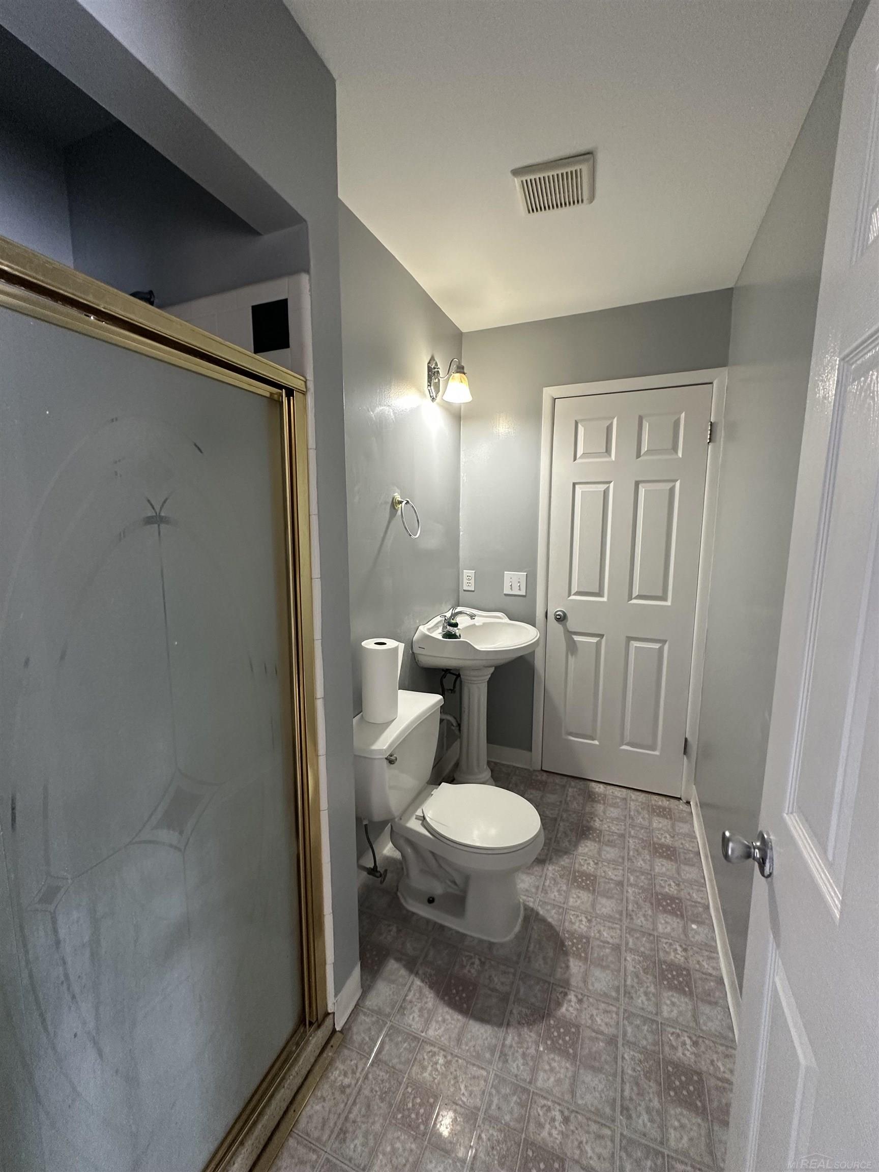 14148 East 14 Mile Road Warren, MI 48088 - Photo 8 of 16