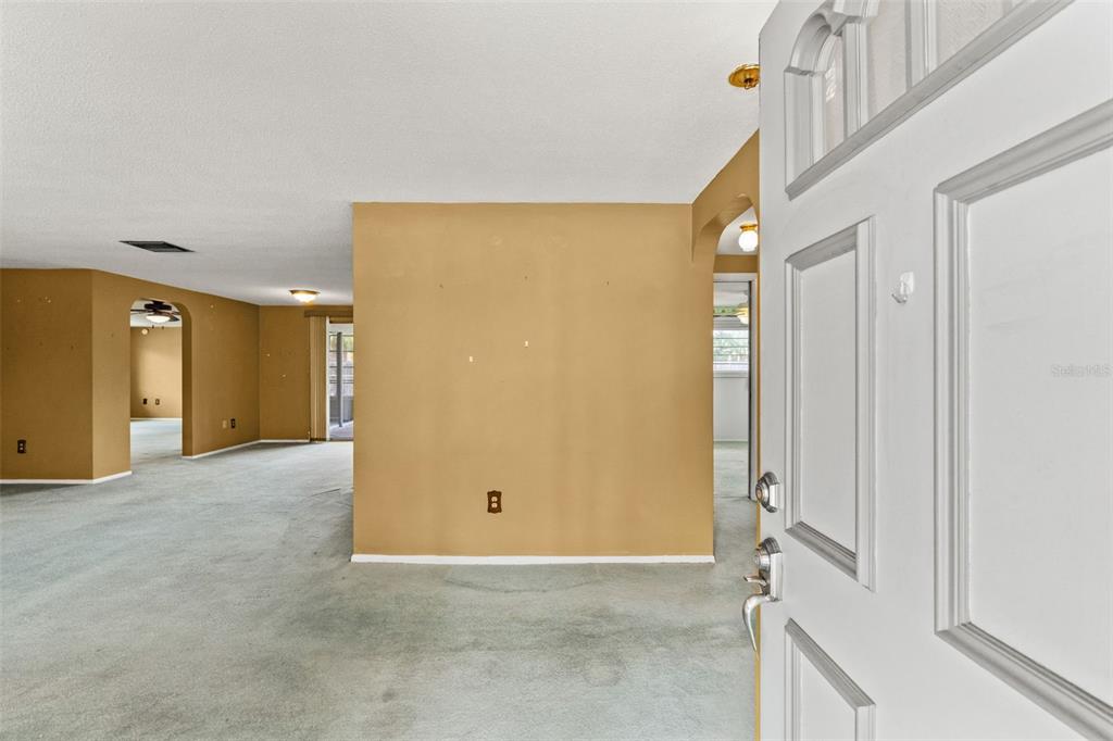 10730 Queens Road Port Richey, FL 34668 - Photo 5 of 39 Gallery Image 5