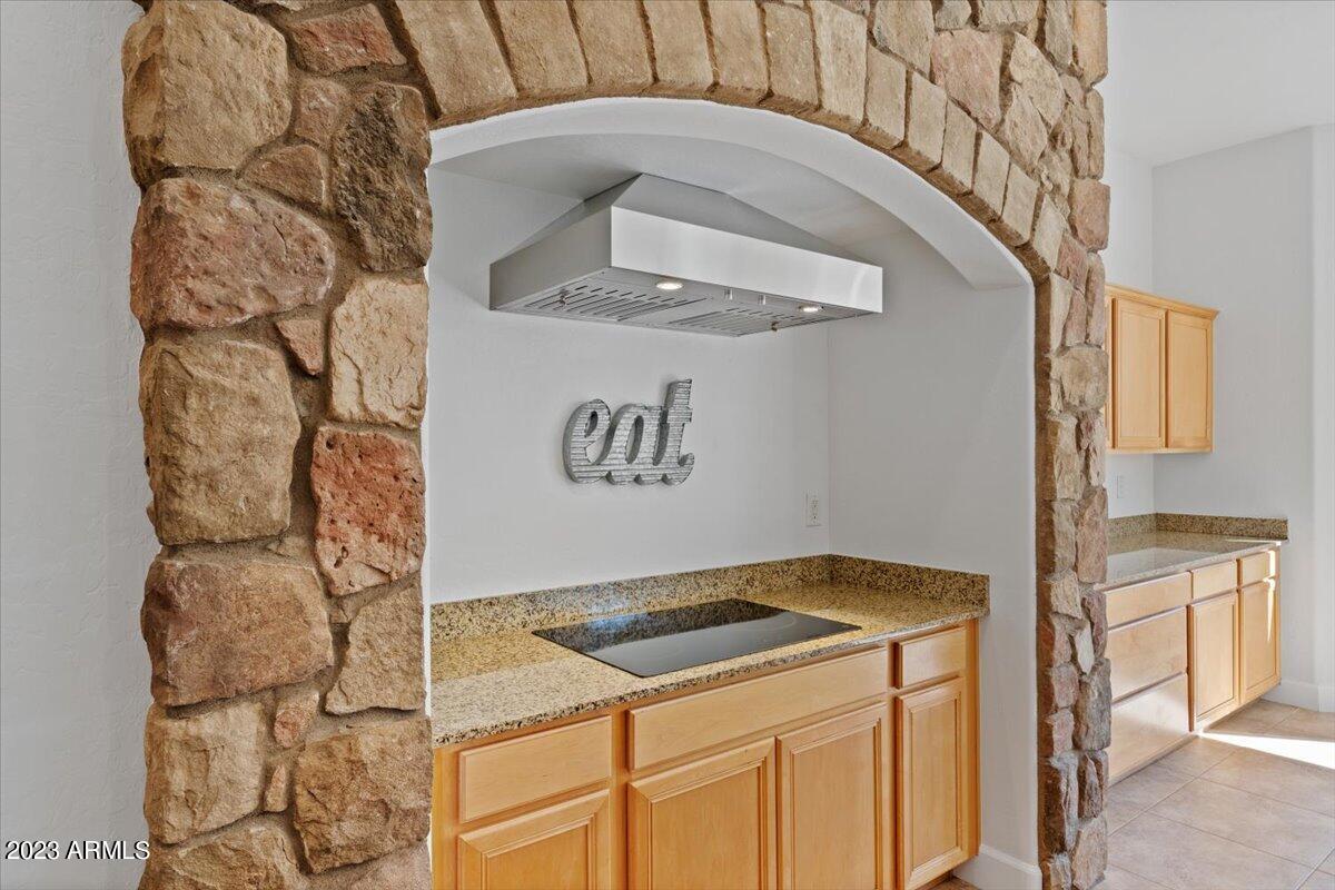 2413 West Sienna Bouquet Place Phoenix, AZ 85085 - Photo 21 of 61 17-Kitchen