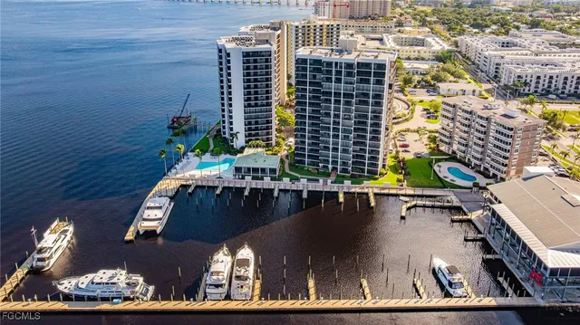 $138,900 | 2350 West First Street, Unit 205, Fort Myers, FL 33901