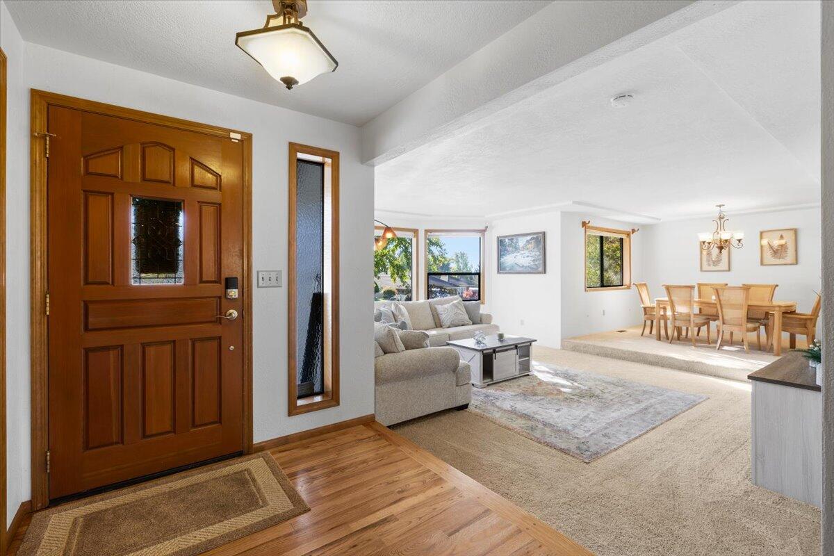 4267 Innsbruck Ridge Medford, OR 97504 - Photo 5 of 32 07-CI_0419
