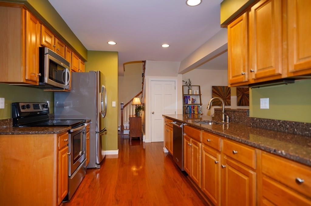 82 Richard Road Holliston, MA 01746 - Photo 5 of 28 Gallery Image 5