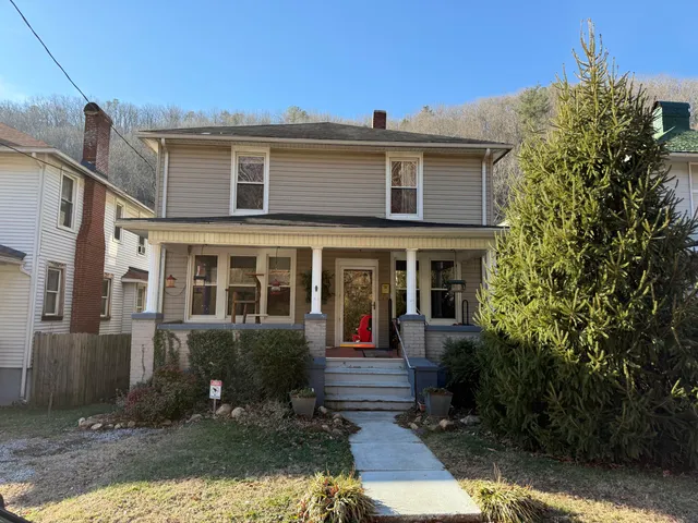 $129,000 | 617 Roxbury Street, Clifton Forge, VA 24422