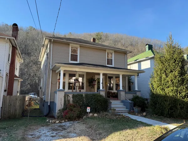$119,900 | 617 Roxbury Street, Clifton Forge, VA 24422