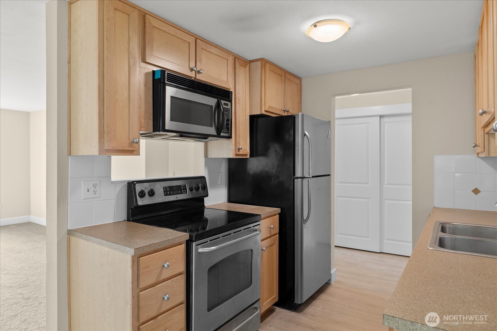 8017 234th Street Southwest, Unit 317 Edmonds, WA 98026 - Photo 15 of 39