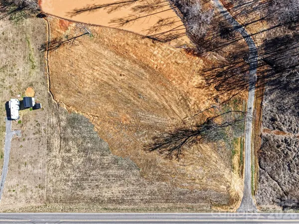 a view of a dry yard