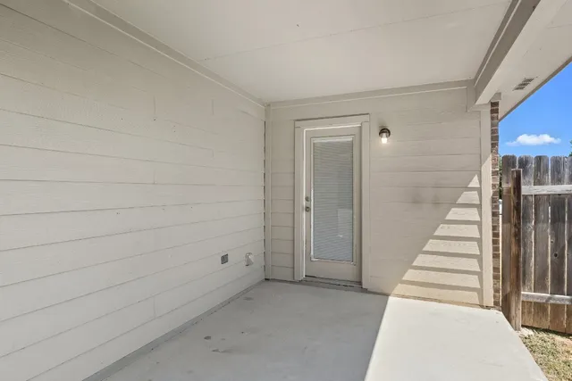 $1,850 | 257 Firwood North, Kyle, TX 78640