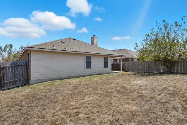 $1,850 | 257 Firwood North, Kyle, TX 78640